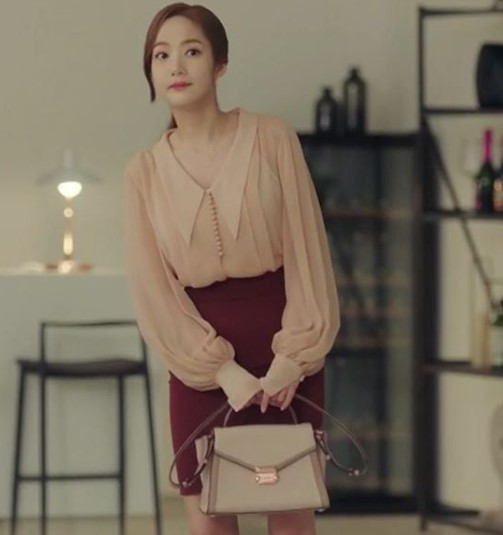 キム秘書はいったいなぜの服やピアスが可愛い ファッションやネックレスを紹介 韓国ドラマ動画配信ギャラリー