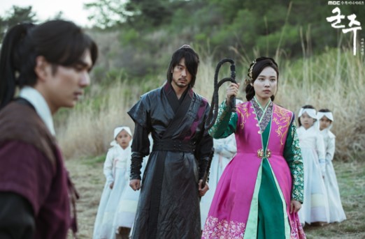 仮面の王イソンあらすじネタバレ全話まとめ 各話の内容を一挙紹介 韓国ドラマ動画配信ギャラリー